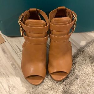 Brash Tan Heels